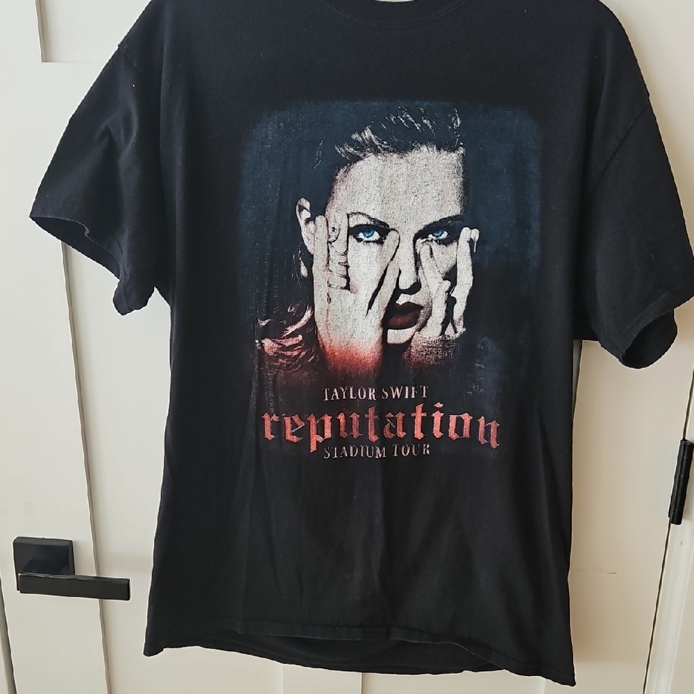 Black Taylor Swift Graphic Tee- Reputation Tour